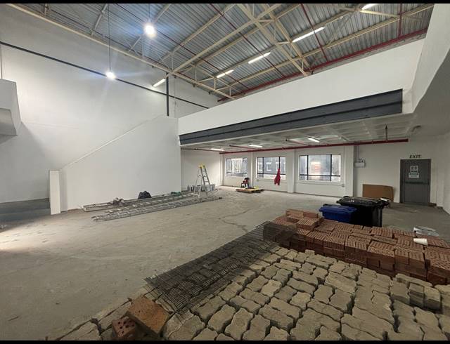 214M² FACTORY TO LET IN BLACKHEATH INDUSTRIAL